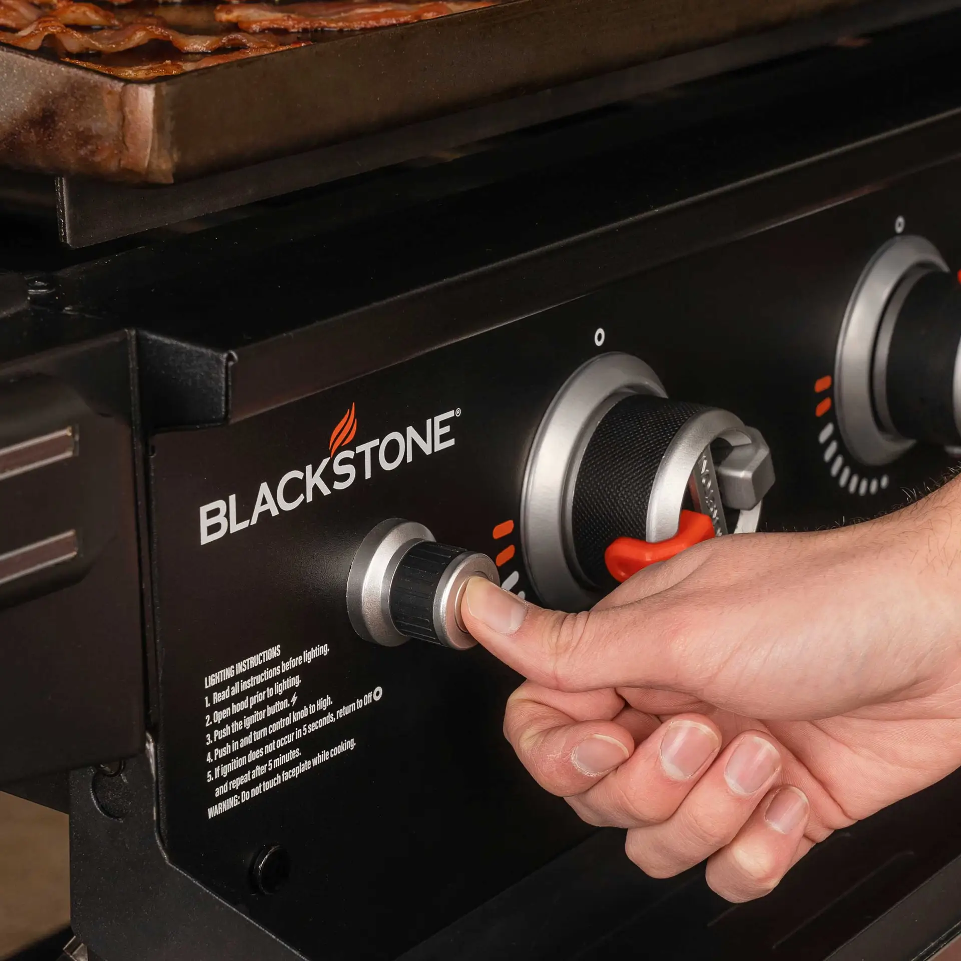 🔥This Week's Special Sale🔥Blackstone 36 in. Griddle with Hinged Hood, Front Shelf and Soft Cover